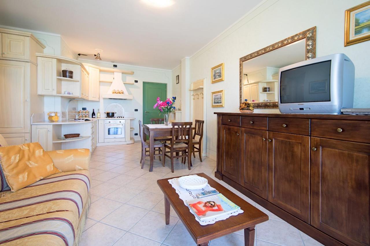 I Mosaici Apartments By Wonderful Italy ซีร์มิโอเน ภายนอก รูปภาพ